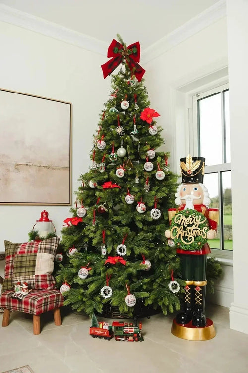 Christmas Tree Decorating Ideas for 2025