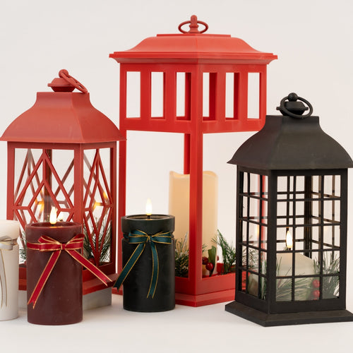 Christmas lanterns in a group photo lit up