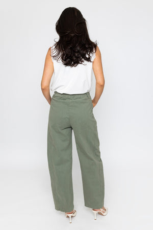 Carraig Donn Barrel Leg Jeans in Khaki
