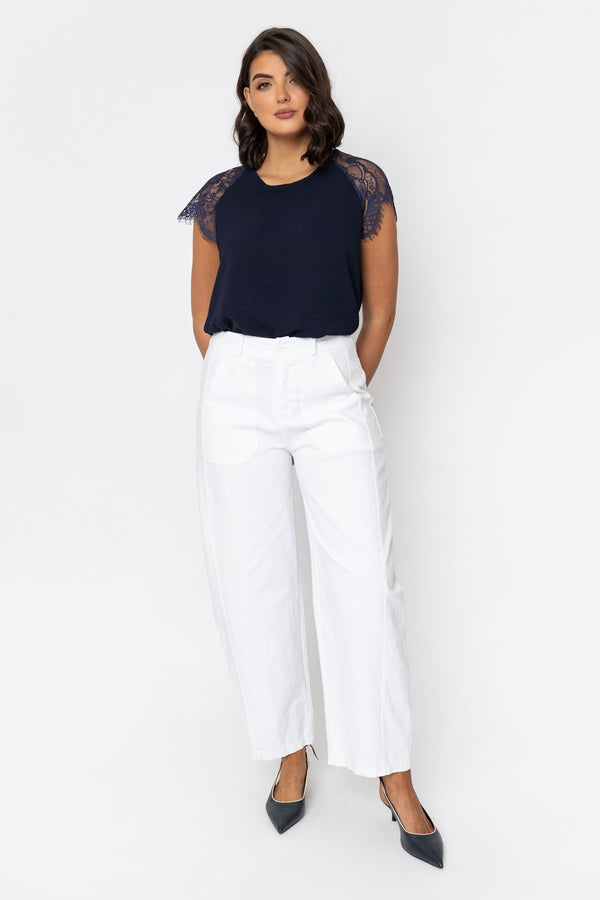 Carraig Donn Barrel Leg Jeans in White