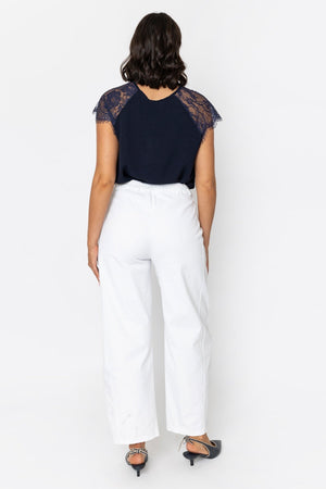 Carraig Donn Barrel Leg Jeans in White