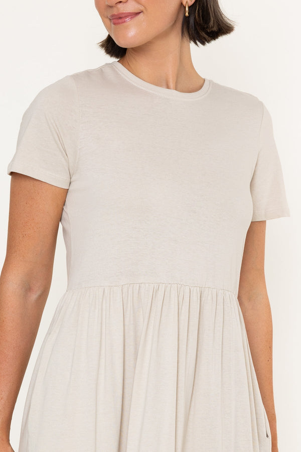 Carraig Donn Beige Jersey Tiered A-Line Short Sleeve Midi Dress