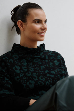 Carraig Donn Black Animal Jacquard Short Sleeved Knitted Top