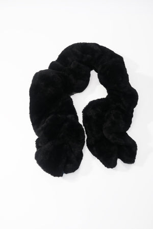 Carraig Donn Black Ruched Faux Fur Scarf