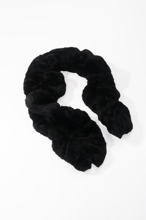 Carraig Donn Black Ruched Faux Fur Scarf