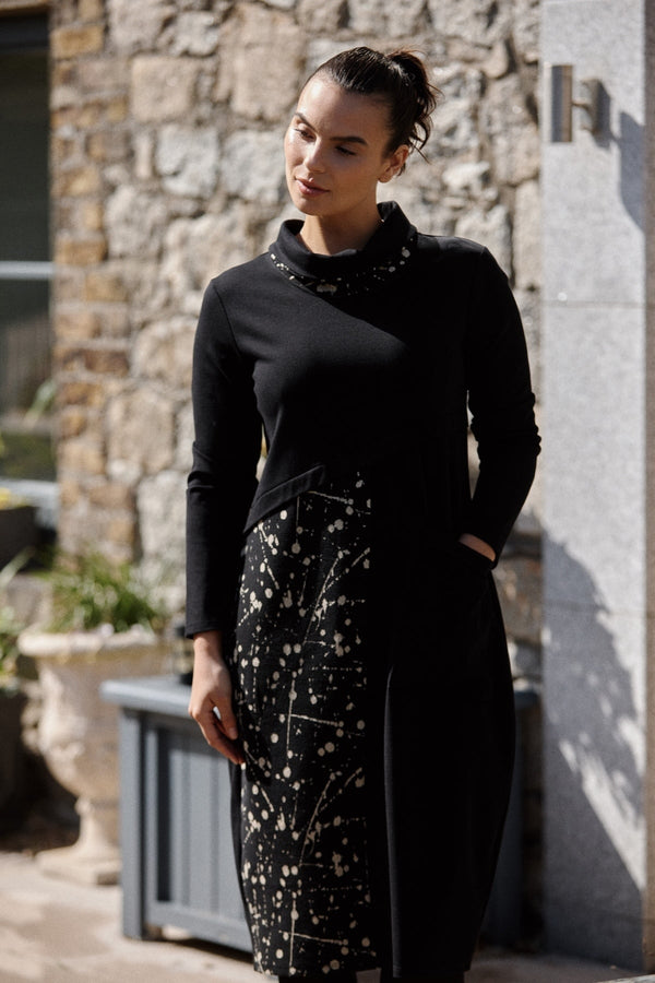 Carraig Donn Black Splash Print Knee Length Dress