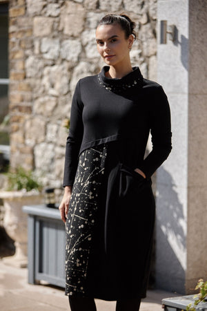 Carraig Donn Black Splash Print Knee Length Dress