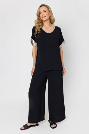 Carraig Donn Black Top with Gold Trim