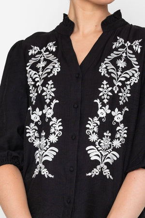 Carraig Donn Black & White Embroidered Detail 3/4 Sleeve Blouse