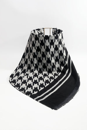 Carraig Donn Black & White Houndstooth Print Viscose Scarf
