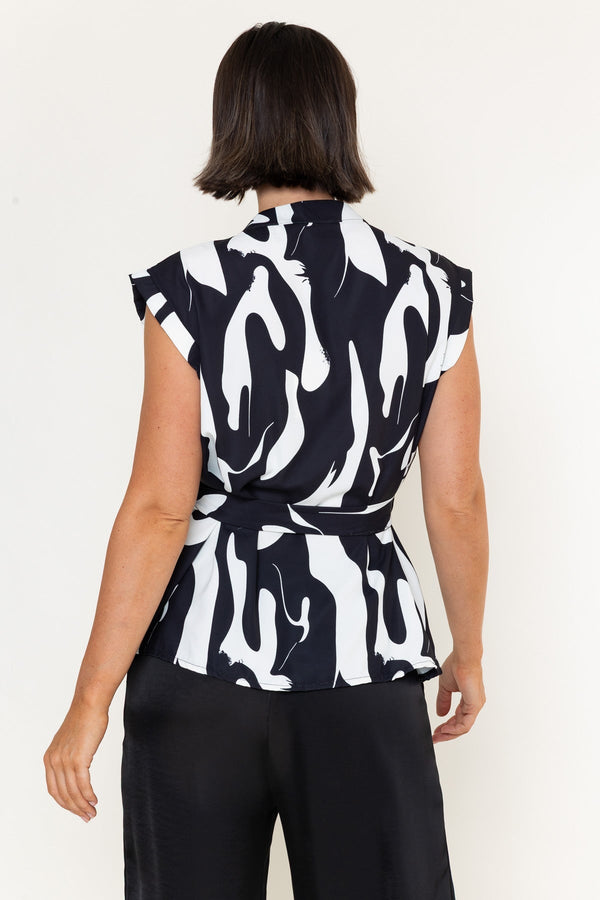 Carraig Donn Black & White Printed Keyhole Cutout Belted Cap Sleeve Top