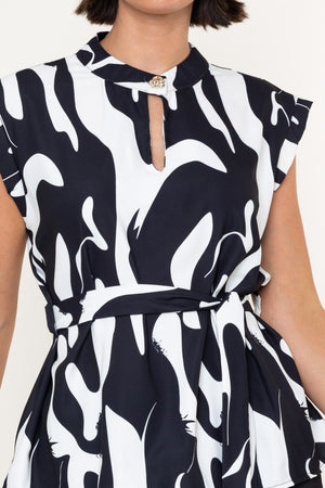 Carraig Donn Black & White Printed Keyhole Cutout Belted Cap Sleeve Top