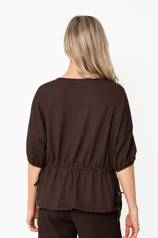 Carraig Donn Brown Crinkle Crepe Drawstring Waist Half Sleeve Top