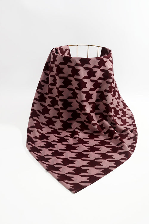 Carraig Donn Burgundy & Pink Houndstooth Print Viscose Scarf