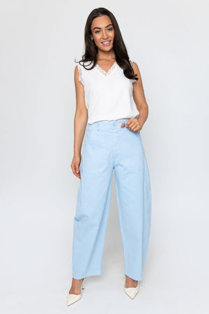 Carraig Donn Barrel Leg Jeans in Blue