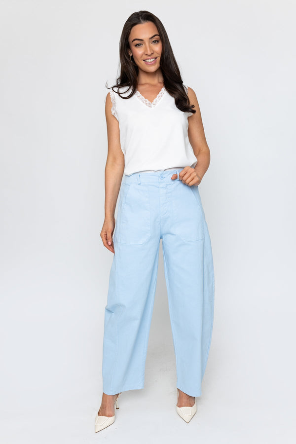 Carraig Donn Barrel Leg Jeans in Blue