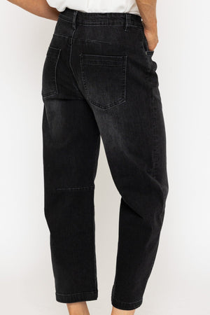 Carraig Donn Barrel Leg Jeans in Charcoal