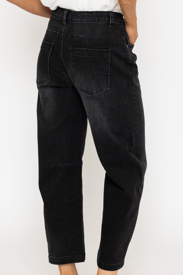Carraig Donn Barrel Leg Jeans in Charcoal