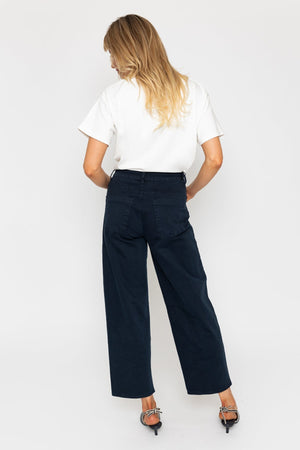 Carraig Donn Barrel Leg Jeans in Navy