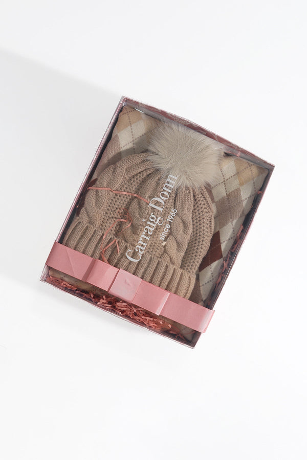 Carraig Donn Beige Cable Knit Hat & Scarf Gift Set