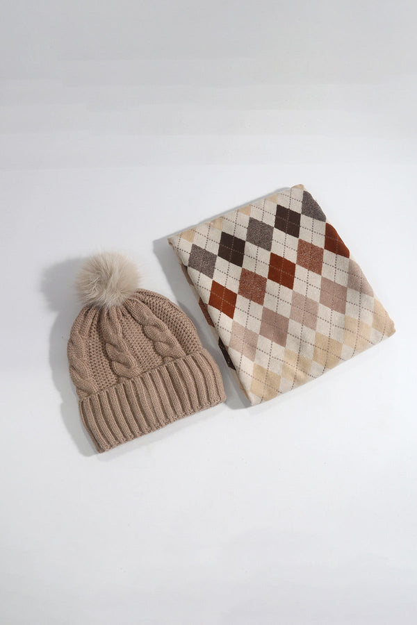Carraig Donn Beige Cable Knit Hat & Scarf Gift Set
