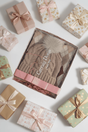 Carraig Donn Beige Cable Knit Hat & Scarf Gift Set