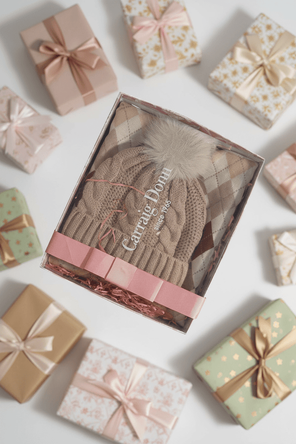 Carraig Donn Beige Cable Knit Hat & Scarf Gift Set