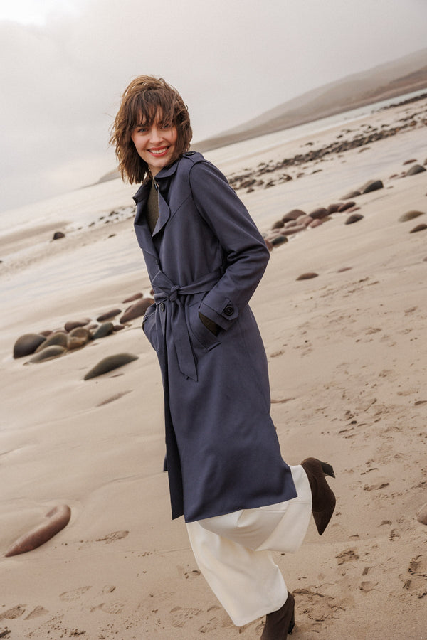 Carraig Donn Belted Twill Trench Coat in Navy