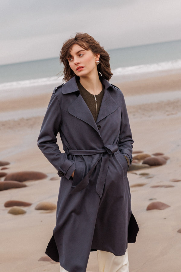 Carraig Donn Belted Twill Trench Coat in Navy