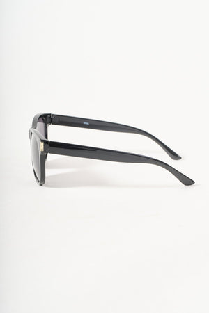 Carraig Donn Black Classic Frame Sunglasses