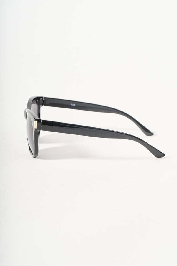 Carraig Donn Black Classic Frame Sunglasses