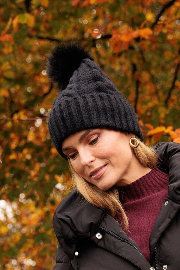 Carraig Donn Black Diamond Pattern Bobble Hat