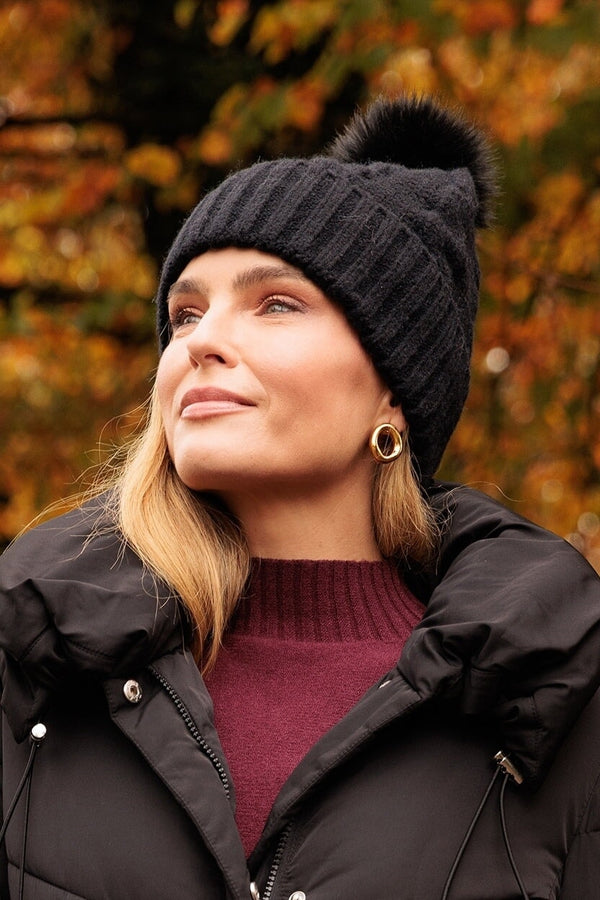 Carraig Donn Black Diamond Pattern Bobble Hat