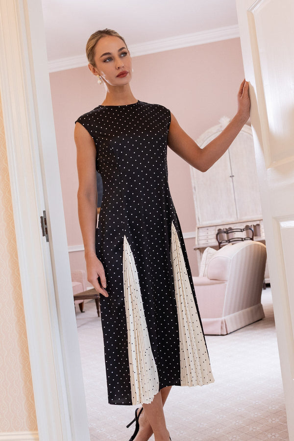 Carraig Donn Black & White Contrast Polka Dot Midi Dress