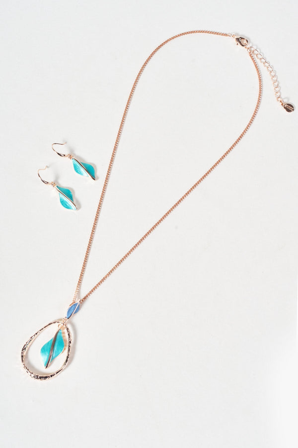 Carraig Donn Blue Twist Gold Pendant Necklace