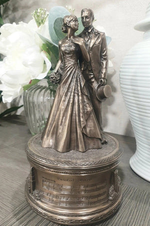Carraig Donn Bronze Just Married Music Box