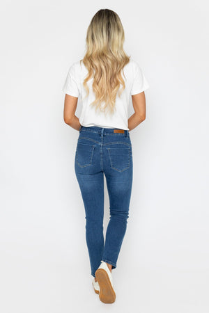 Carraig Donn Chloe Sculpting Push Up Jeans in Medium Blue