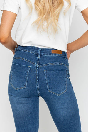 Carraig Donn Chloe Sculpting Push Up Jeans in Medium Blue