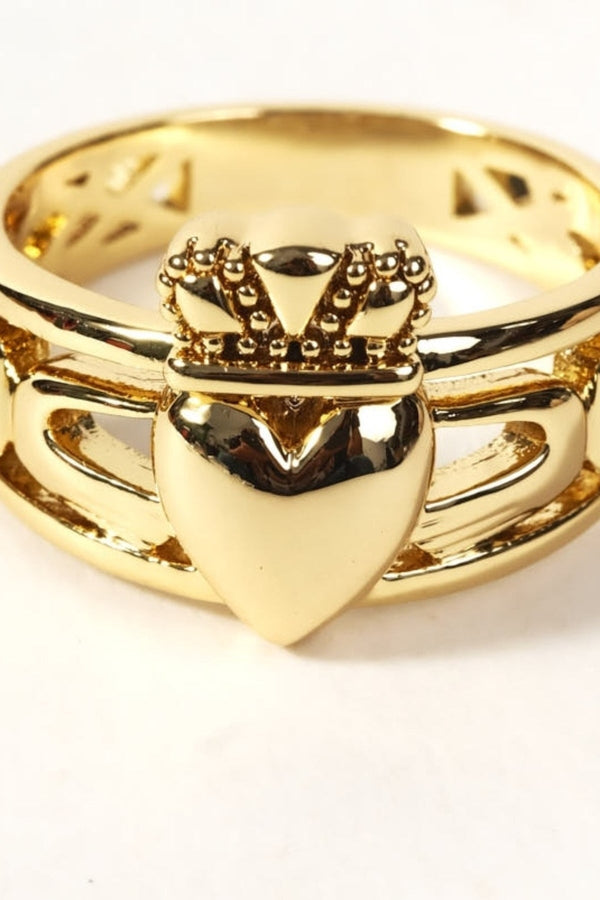 Carraig Donn Chunky Gold Claddagh Ring - Size 7