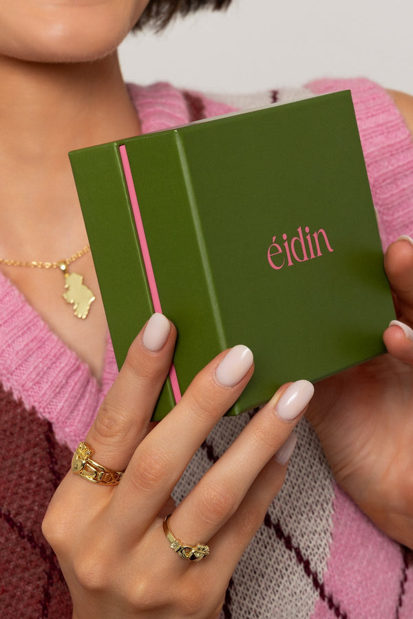 Carraig Donn Chunky Gold Claddagh Ring - Size 7