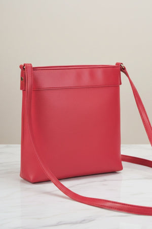 Carraig Donn Classic Crossbody Bag With Front Zip in Red