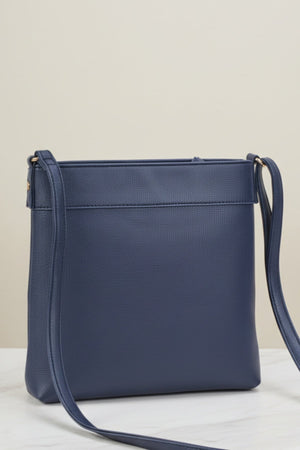 Carraig Donn Classic Crossbody With Front Zip in Navy