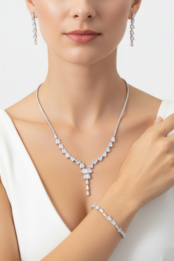 Carraig Donn Clear Stone Silver Bracelet