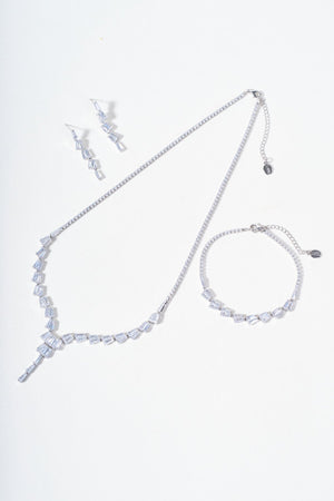 Carraig Donn Clear Stone Silver Drop Necklace