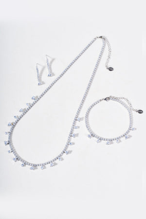 Carraig Donn Clear Stone Silver Earrings