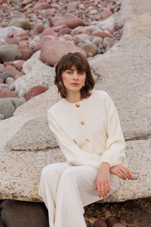 Carraig Donn Cream Cardigan with Contrast Button Details