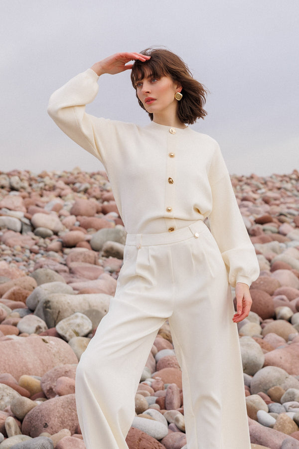 Carraig Donn Cream Cardigan with Contrast Button Details
