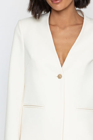 Carraig Donn Cream Collarless Blazer