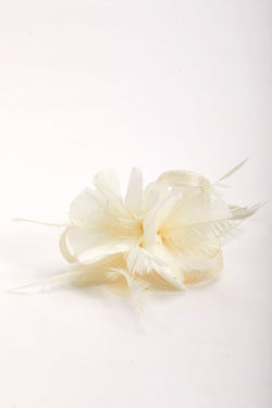 Carraig Donn Cream Feather Flower Fascinator