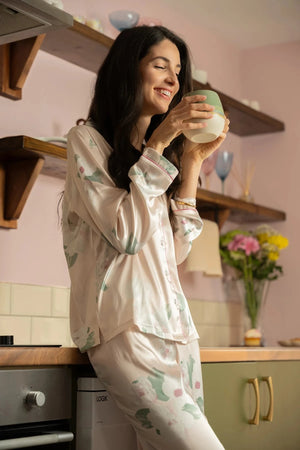 Carraig Donn Cream Print Satin PJ Set In A Gift Box